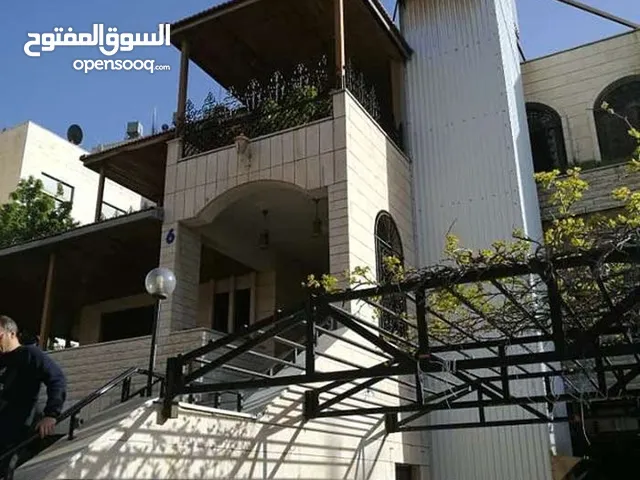 975m2 5 Bedrooms Villa for Sale in Amman Tla' Ali