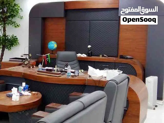 مكتب رئيسي فاخر للبيع