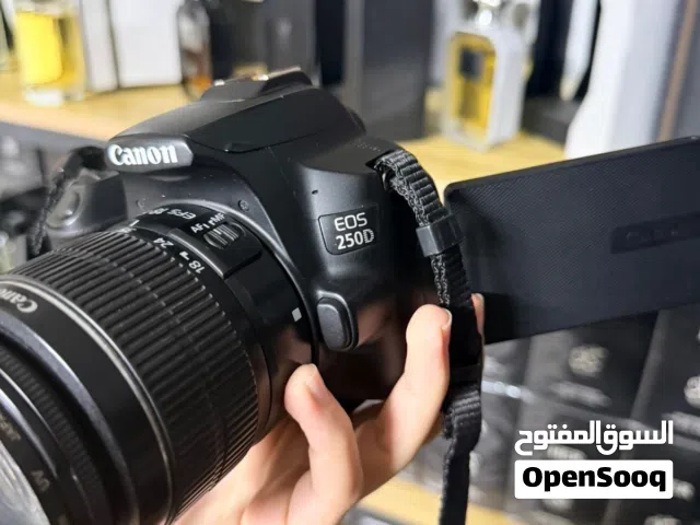 كامره كانون 250D نضيفه للبيع مناسبه مستعجل ع بيع