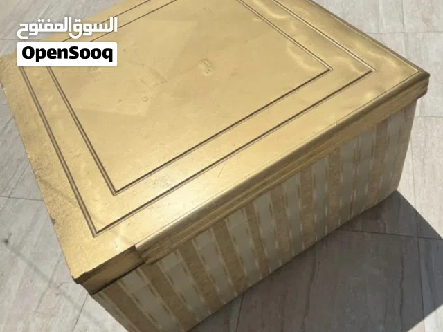 طاولة للبيع