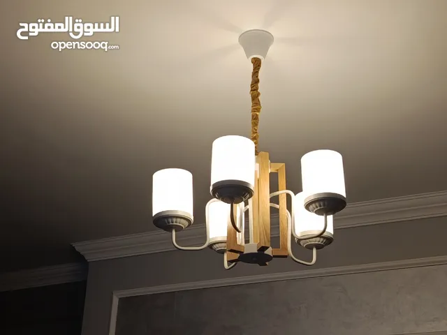 ثرايات غرفة ضيوف او غرفة نوم (شبه جديدة)