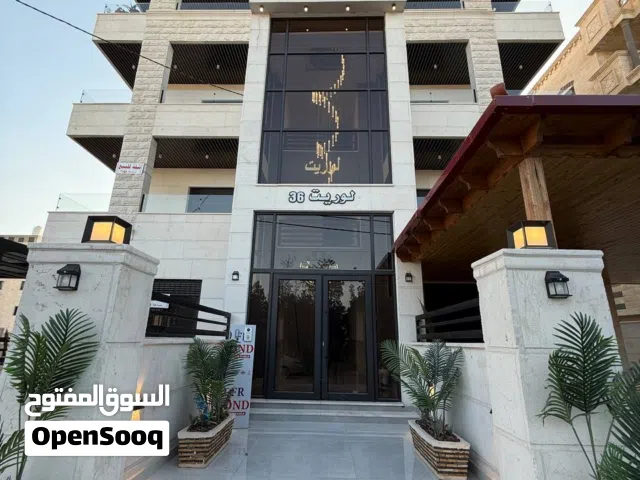 روف مميز على شارعين بين فلل منطقة الراهـبات