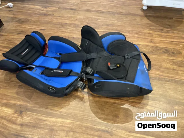 مقعد سيارة أطفال