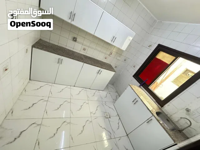غرفه وحمام ومطبخ