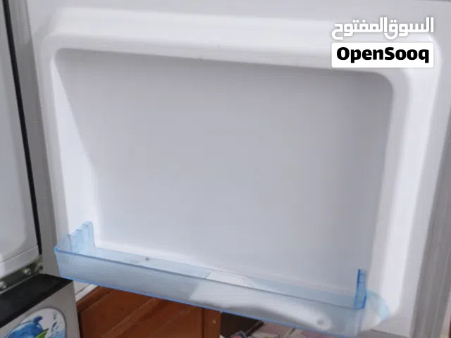 ثلاجة جديده بعده على تفحص يله تاخذ تبريد ثلج وتجميد وبيه مجال لان محتاج مستعجل على بيها