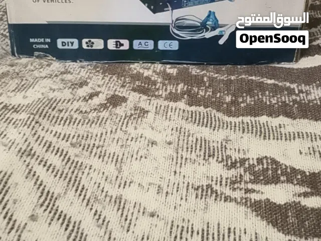 كاريكو شحن سيارات شبه جديد بالباكو يشحن12 فولت و24 فولت نوعيه ممتازه فيه شحن سريع وشحن بطئ وزر تشغيل