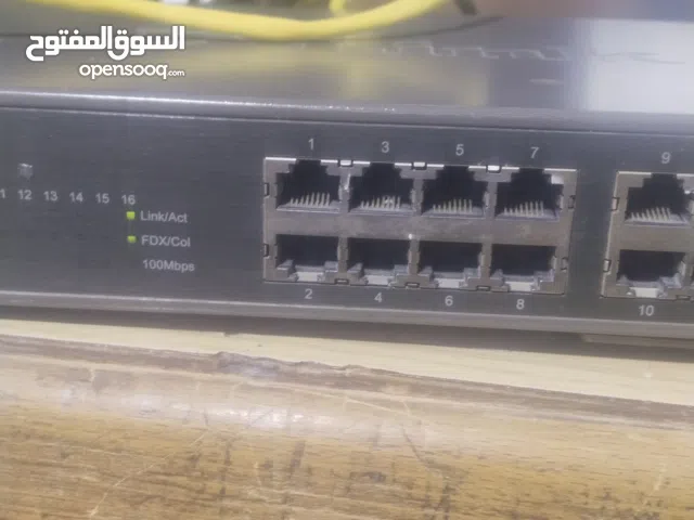 جهاز موزع شبكات(سويتش) D-link  des 10160 معه سلك ايثرنت طوله اكثر من 20متر من النوعية الممتازه