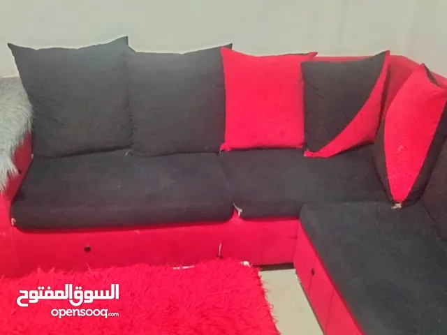 طقم كنب وطاولات وسجاده للبيع