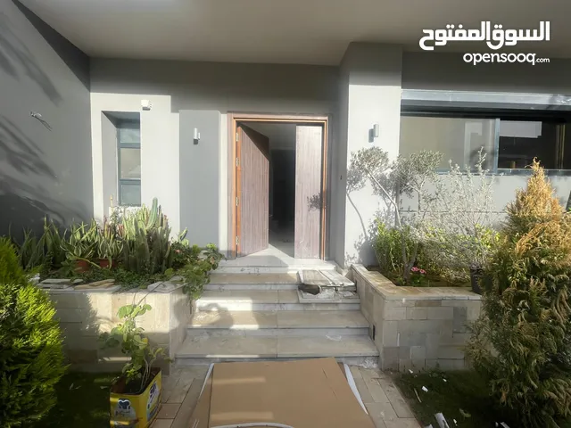 300 m2 5 Bedrooms Villa for Sale in Giza 6th of October