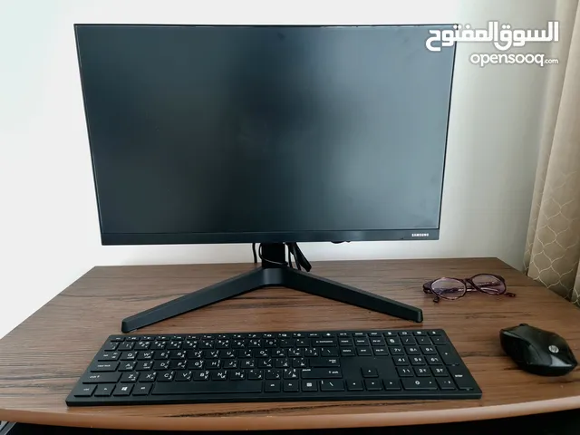 Dell desktop, Samsung monitor and HP keyboard