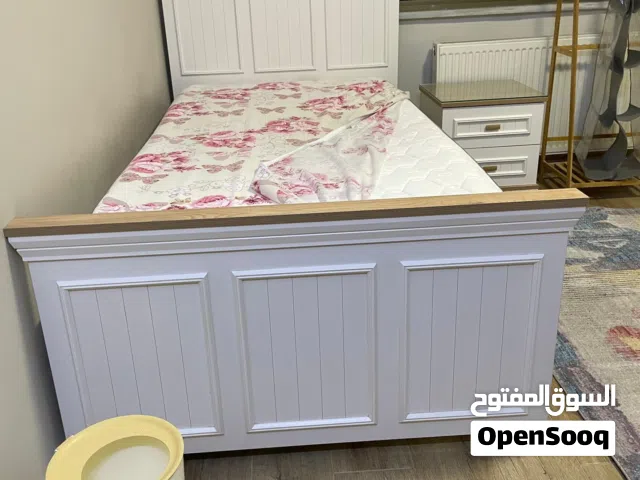سرير غرفة نوم مفرد ونصف