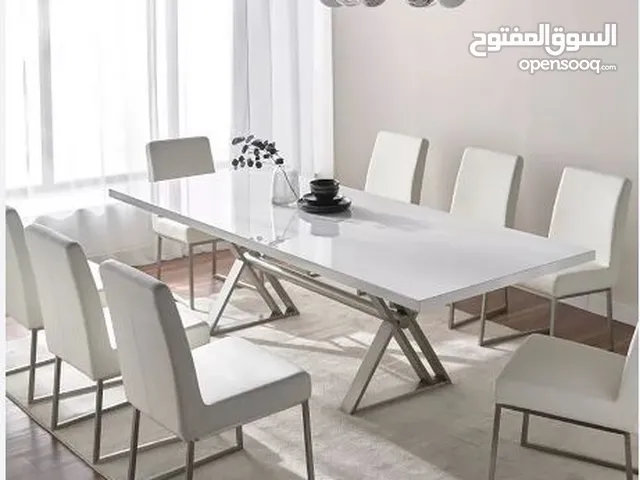 طقم كنبايات مع طاولة سفرة
