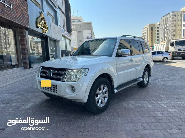 Mitsubishi Pajero 2014 oman car 3.5 Ltr full options