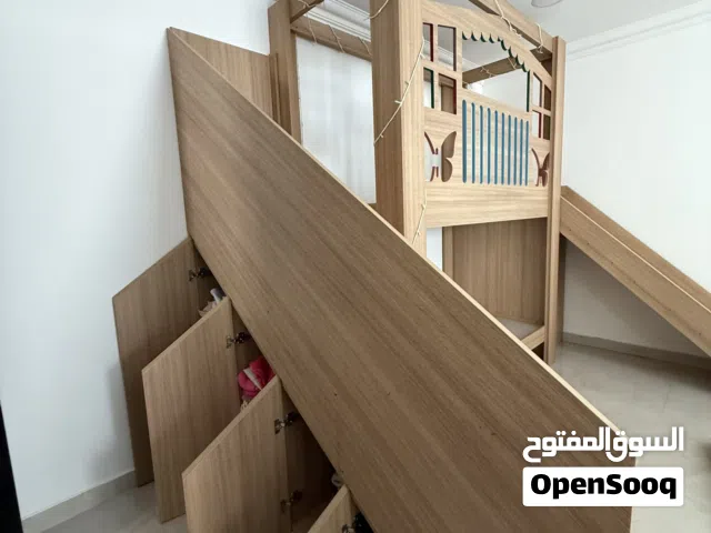 سرير للأطفال 200 ب 90 طول وعرض التخت مع خزائن