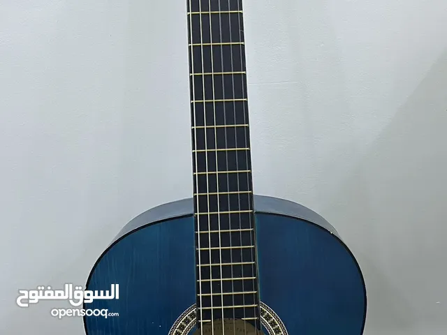 السلام عليكم جتار بلجيكي قديم فيه أوتار ومعه شنطه جتار ربي يبارك