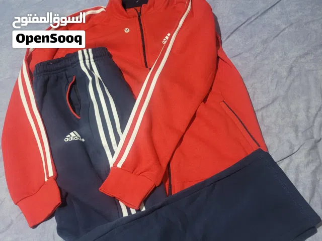 بدلات  رياضه جديده عده مقاسات والبيع  كل الكميه مع بعض