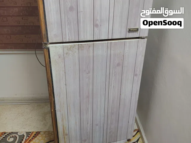 للبيع ثلاجة فريجيدير أمريكي حجم كبير شغالة 100 %