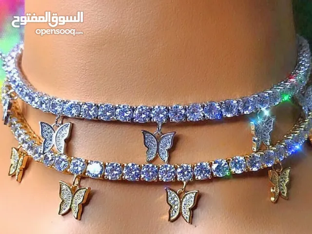 قلادة الفراشة الغنية عن التعريف بالجودة والثبات