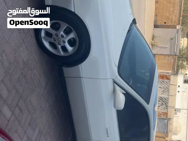 لكزس اي اس 300 أموره طيبه ملكية سنة كامل السياره في قمة النضافة