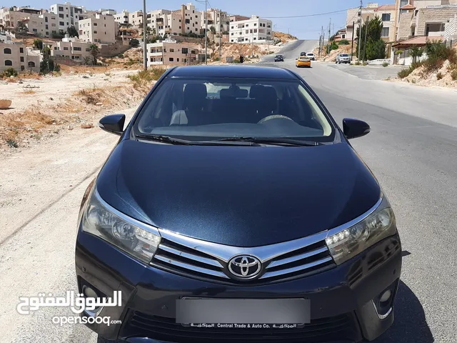تويوتا كورولا 2015 بحالة ممتازة للبيع