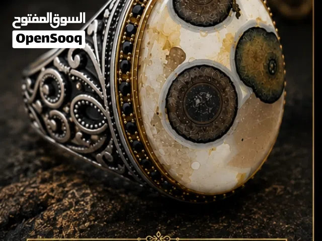 خاتم رجالي فاخر يجمع بين جمال الأحجار و روعة التصميم / فضة 925 حجر كريم داوودي عيني