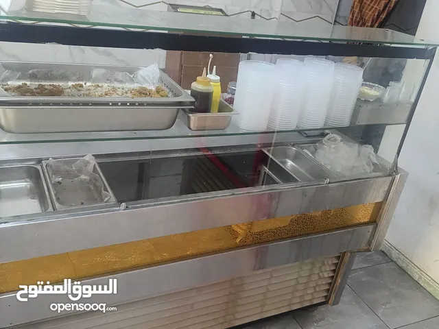 عده مطعم حمص فلافل للبيع  كامله