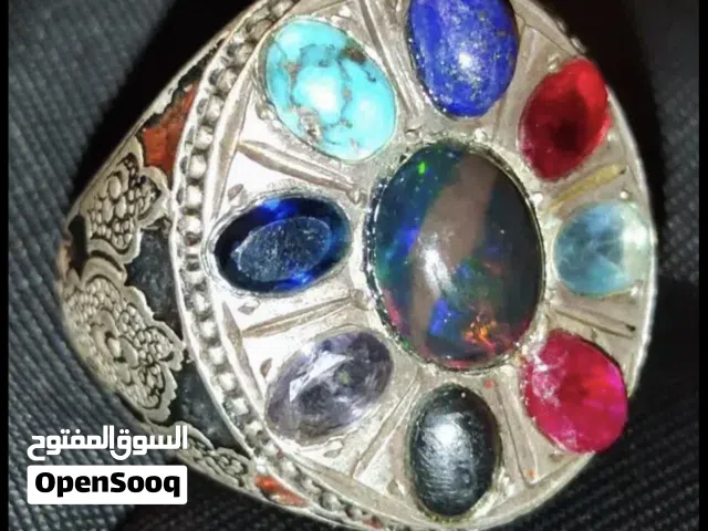 خاتم فضة نادرة يدوية بأحجار كريمة أصلية