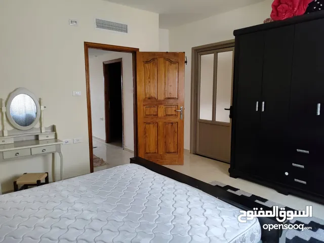 روف مفروش بإطلالة مميزة للإيجار – بيتونيا، دوار الفواكه