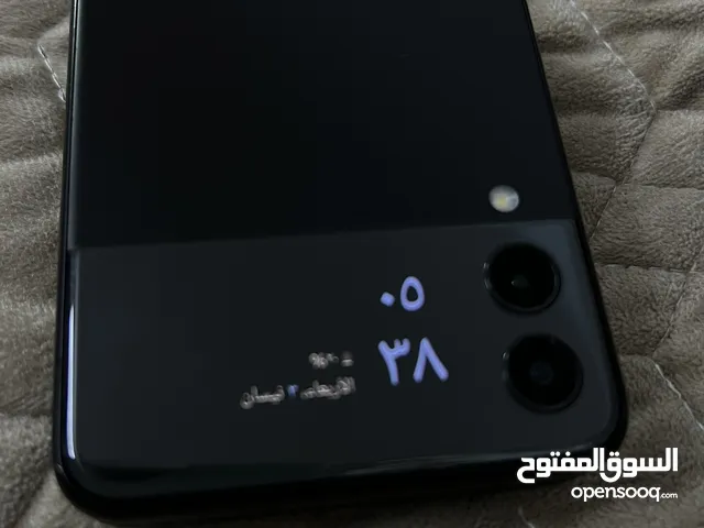 Samsung Galaxy Z Flip3 5G 128 GB in Baghdad