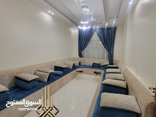 شقة مفروشة رووووعة عررررطة للإيجار في أرقى أحياء صنعاء الأصبحي 4غرف نوم و3حمامات وبلكونة