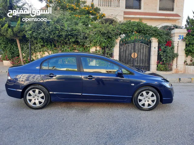 هوندا سيفيك 2009 مميزه وارد الوكاله صيانه كامله لا تحتاج إلى شيء