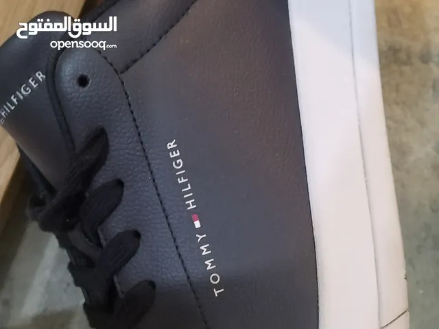 تومي. لوفير