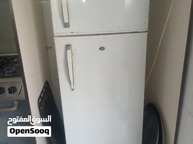 ثلاجه للبيع بتربي ثلج تبريدها ممتاز وشغاله ميه بالميه للبيع