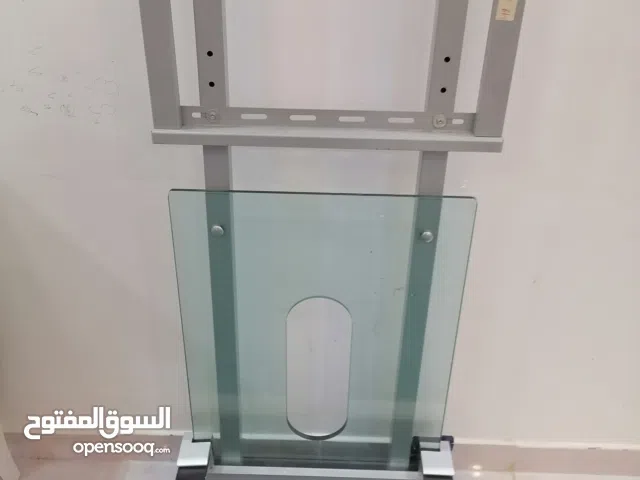 حامل شاشة حديد قوي وثقيل ونظيف مرة لا يوجد به أي عيوب مرة جديد