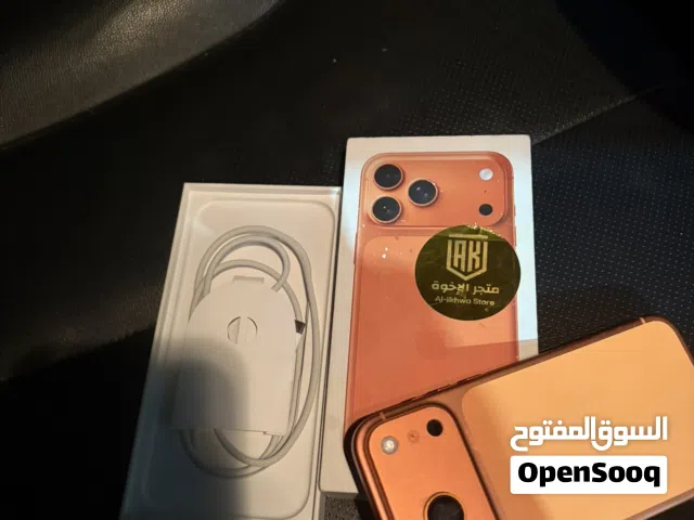 17 pro max شفرة شبه جديد مشحون 23 مرة فقط