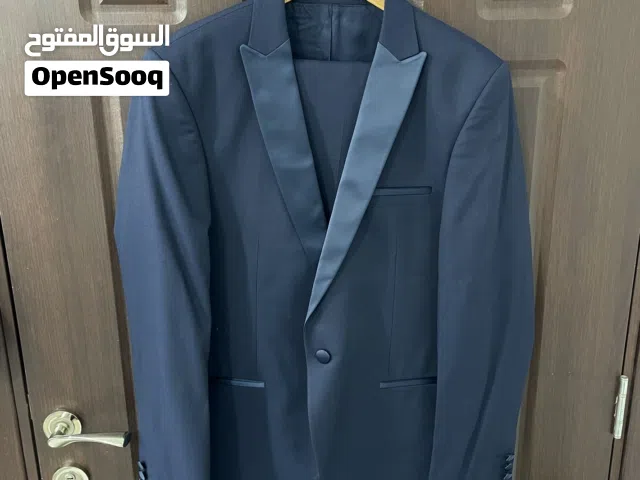 بدلة كاملة ماركة اليغانت الاصلية صنع تركيا سعر الشراء 120 دينار ملبوسة مرة واحدة فقط