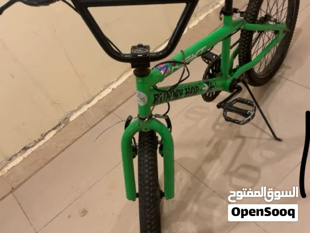 للبيع قاري BMX مافي شيء بس يبي له تيوب الي صامل يدش واتس فقط