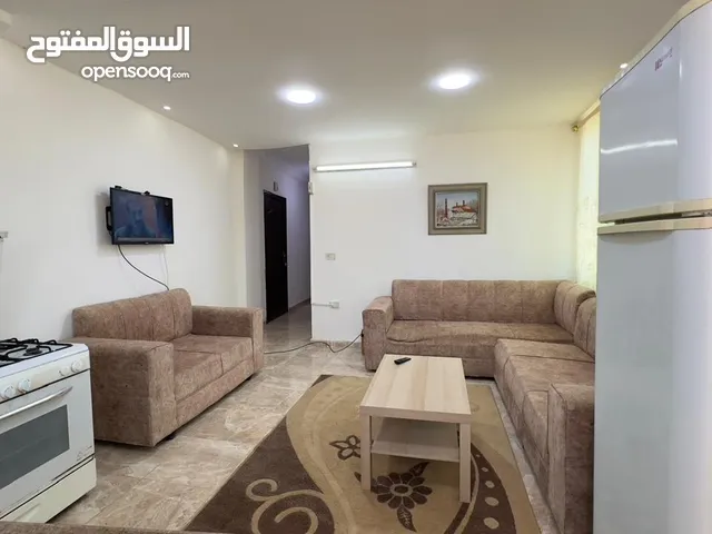 شقة مفروشة للايجار قرب اشارة النسيم ...