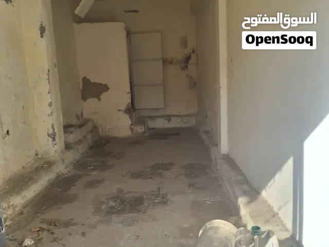 ثلاثة مخازن للايجار في اللويبدة