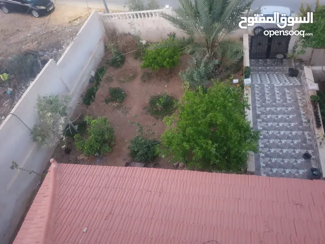 375 m2 4 Bedrooms Townhouse for Sale in Zarqa Dahiet Al Madena Al Monawwara