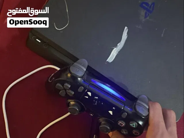 مطلوب جهاز بلاستيشن 4 مهكر مع يدتين وكاله بسعر معقول