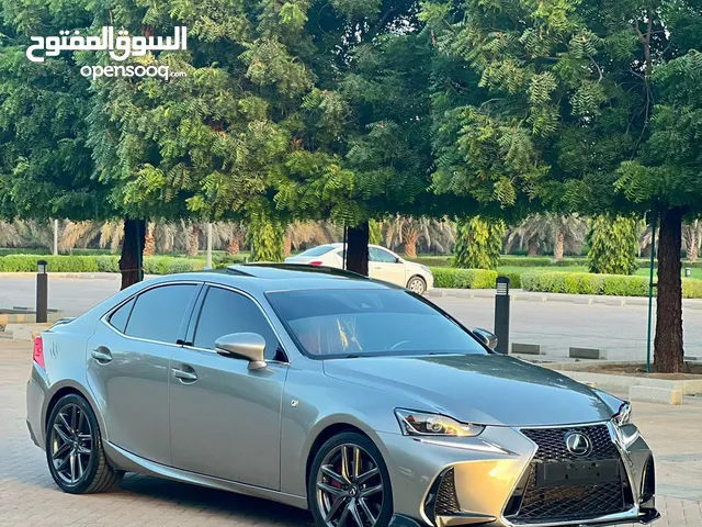 للبيع لكزس موديل 2019 IS300 F SPORT اصل (دفريشن) رقم واحد حساسات اماميه وخلفيه ونقطه عمياء ورادار