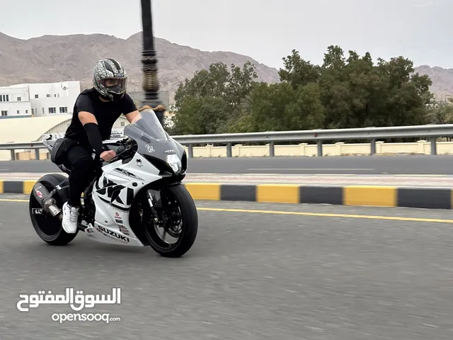 Suzuki GSX-R1000R 2017 in Al Dakhiliya