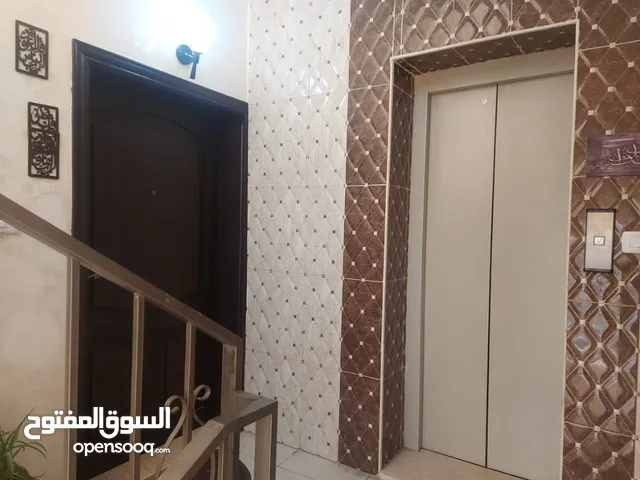 120 m2 5 Bedrooms Apartments for Sale in Amman Jabal Al Zohor
