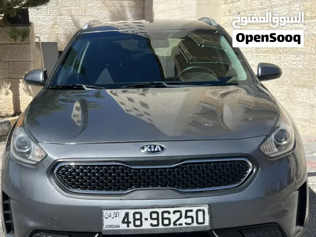 2018 كيا نيرو Standard