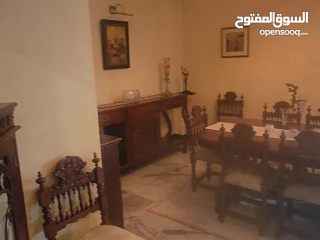 شقة طابقية مميزة للبيع في عبدون