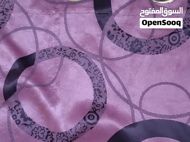 ستائر بحالة ممتازة