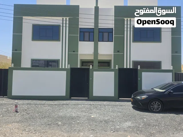 شقق واسعة للإيجار في حي التراث نزوى
