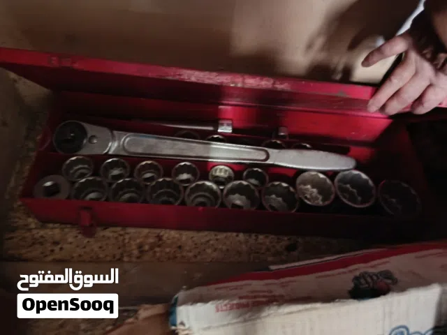 طقم لقم ومفتاح سيستم صلب مع علبة صاج - Socket Set with Ratchet