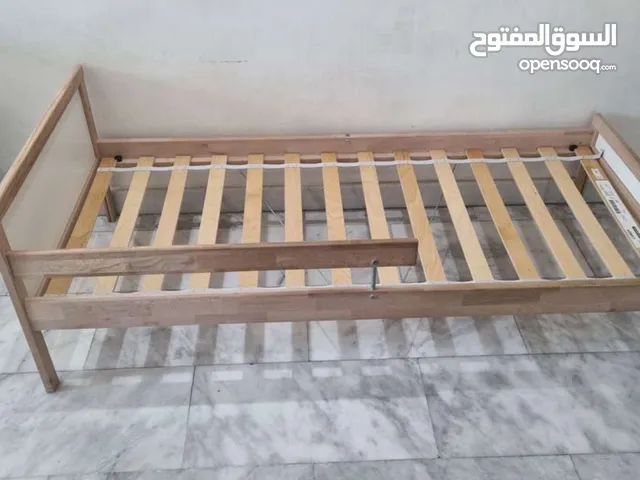سرير صغير للبيع